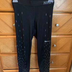 Nike dri-fit cropped athletic pants